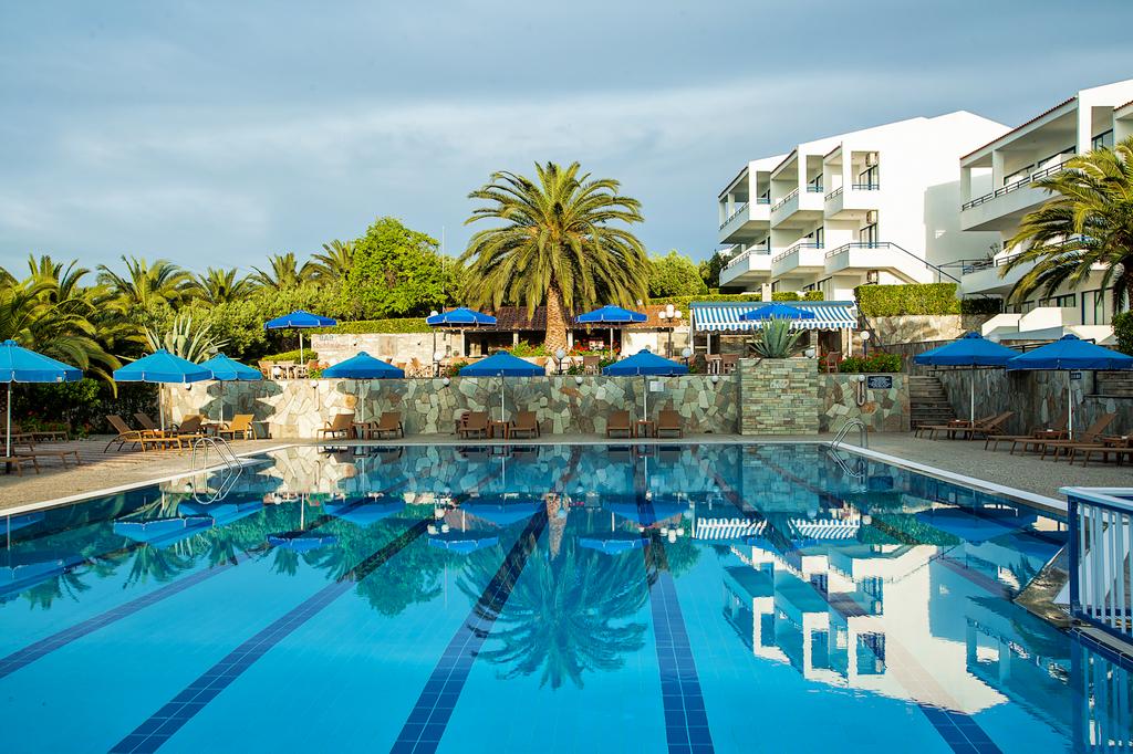 Xenios Port Marina Hotel