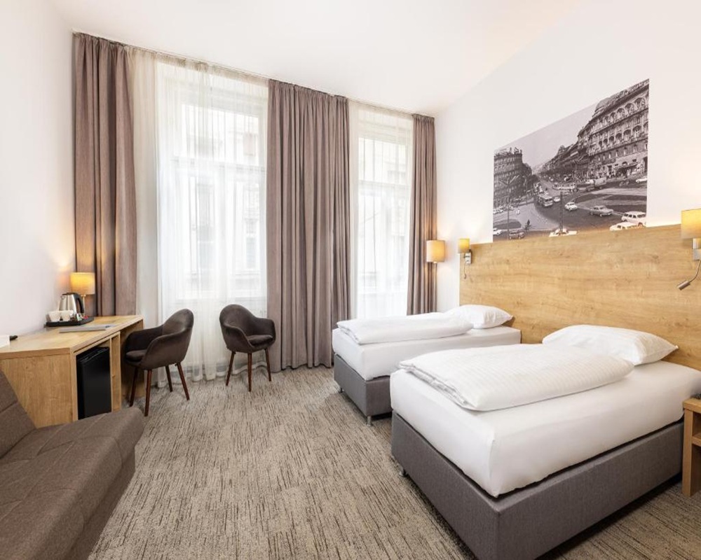City Hotel Ring