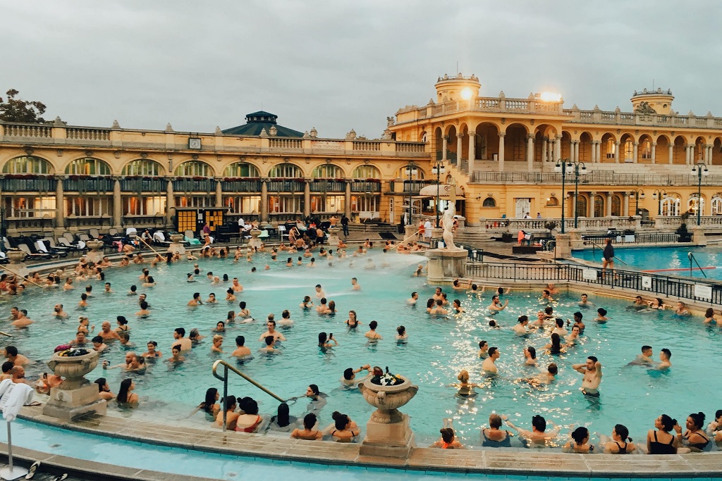 Szechenyi Thermal Bath with 20 Minute Aromatic Massage - Ticket