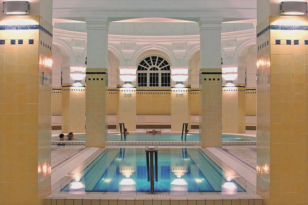 Szechenyi Thermal Bath with 20 Minute Aromatic Massage - Ticket