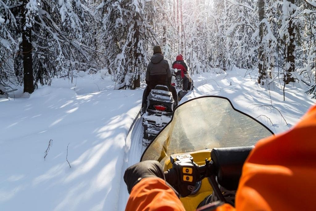 Snowmobile Ride With Thermal Pools